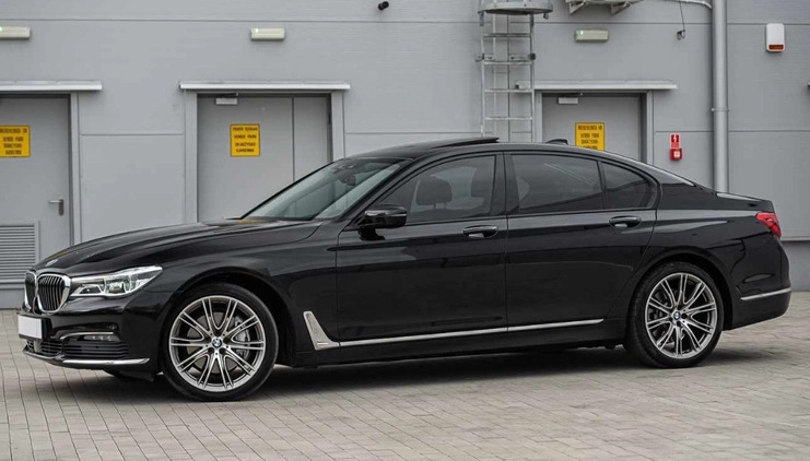 BMW Seria 7 cena 149000 przebieg: 255000, rok produkcji 2016 z Sejny małe 781